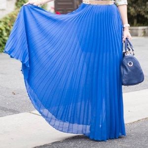 Bebe pleated maxi dress XXS