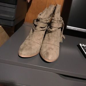 Tan healed ankle boots