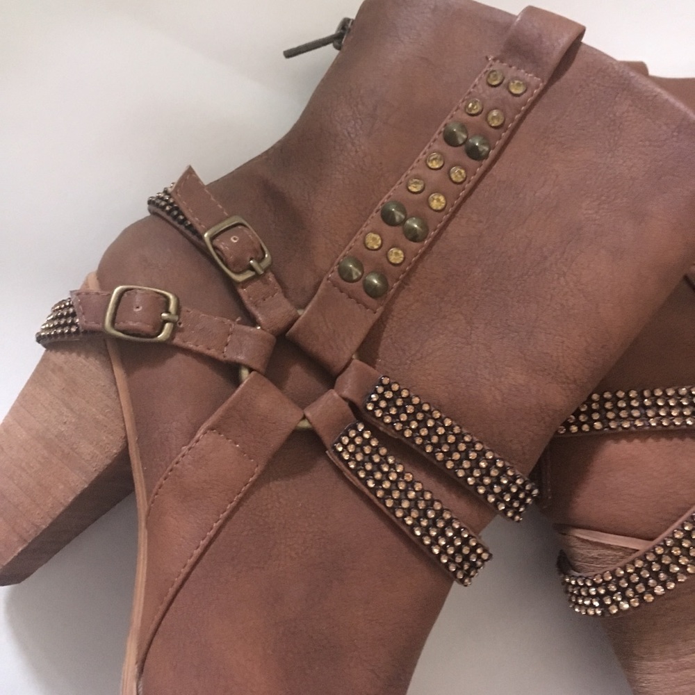 Buckle Boots - Picture 2 of 6