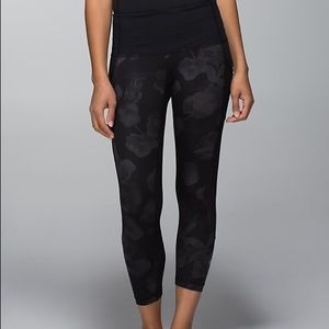 Lululemon Seek The Heat Crop Leggings