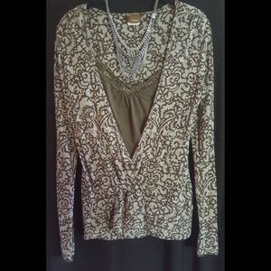 🇺🇸SALE🇺🇸 Daytrip Floral Filigree Long sleeve