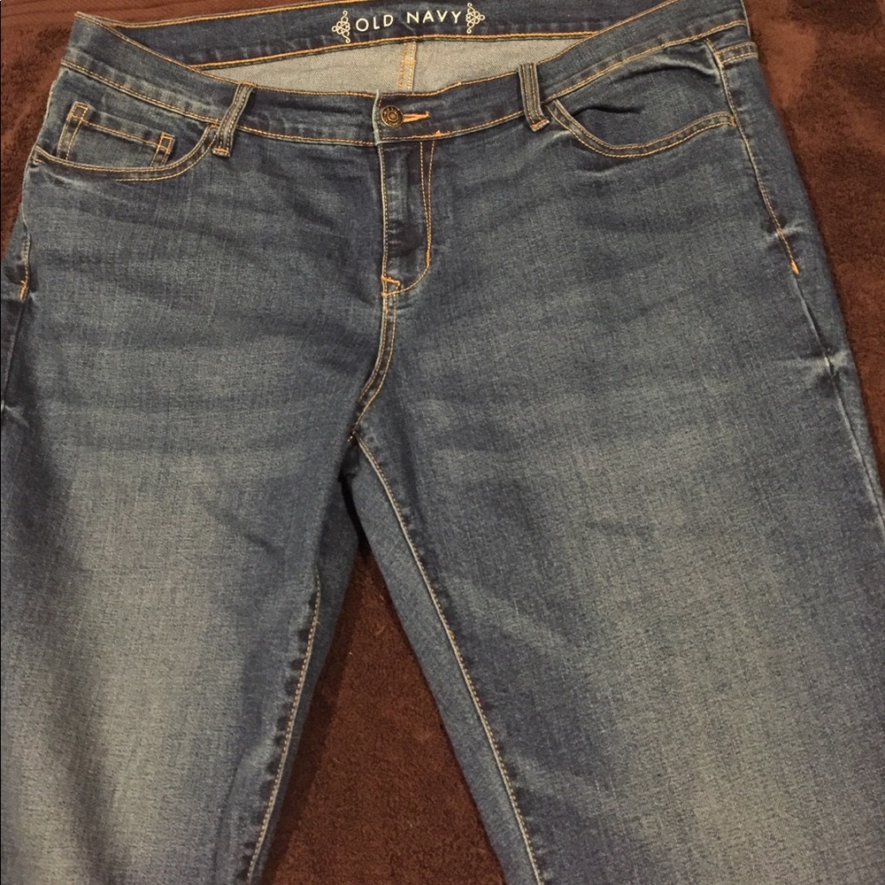 Sale! Old Navy Capri Jeans