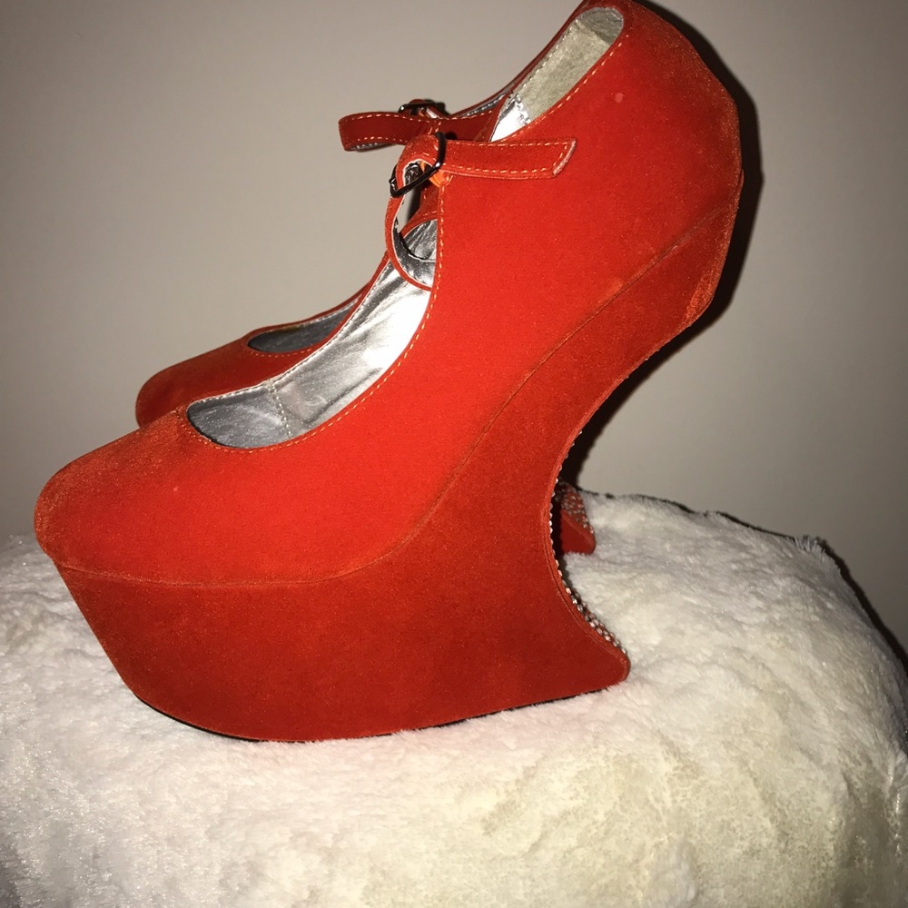 Orange inverted party wedges 🎉🎉🎉