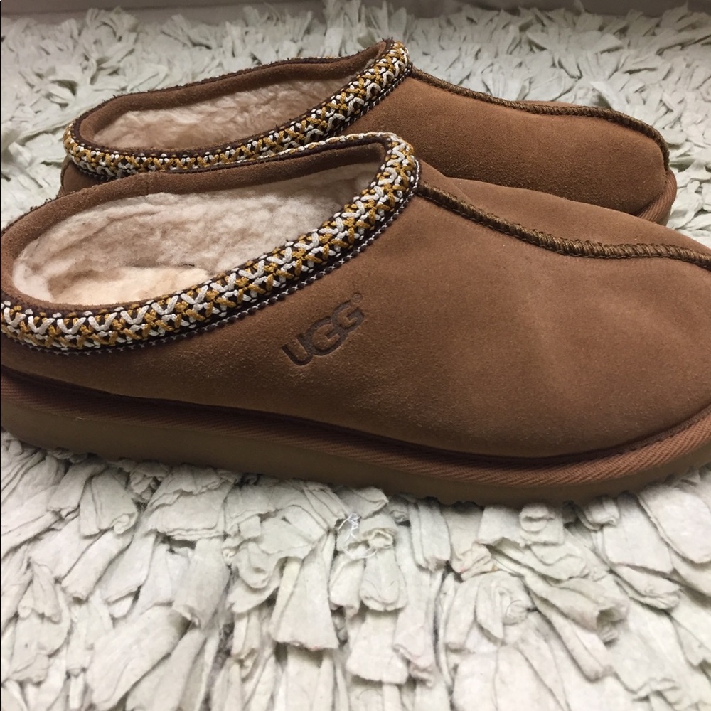 Woman's UGG Tasman Slippers