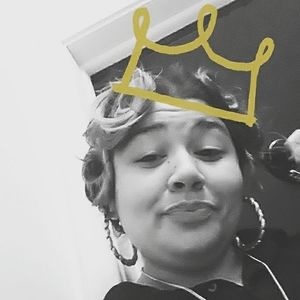 Meet your Posher, Elizabeth