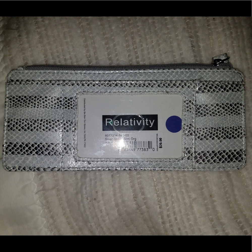 💵 Silver Faux Snakeskin Wallet 💵