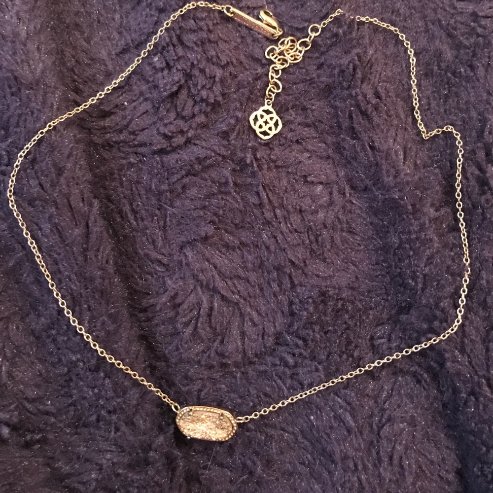 Rose gold kendra Scott necklace