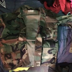 Urban Outfitters Camo thin Hurley Jacket. Size L