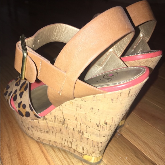 Leopard wedge sandals - Picture 2 of 4