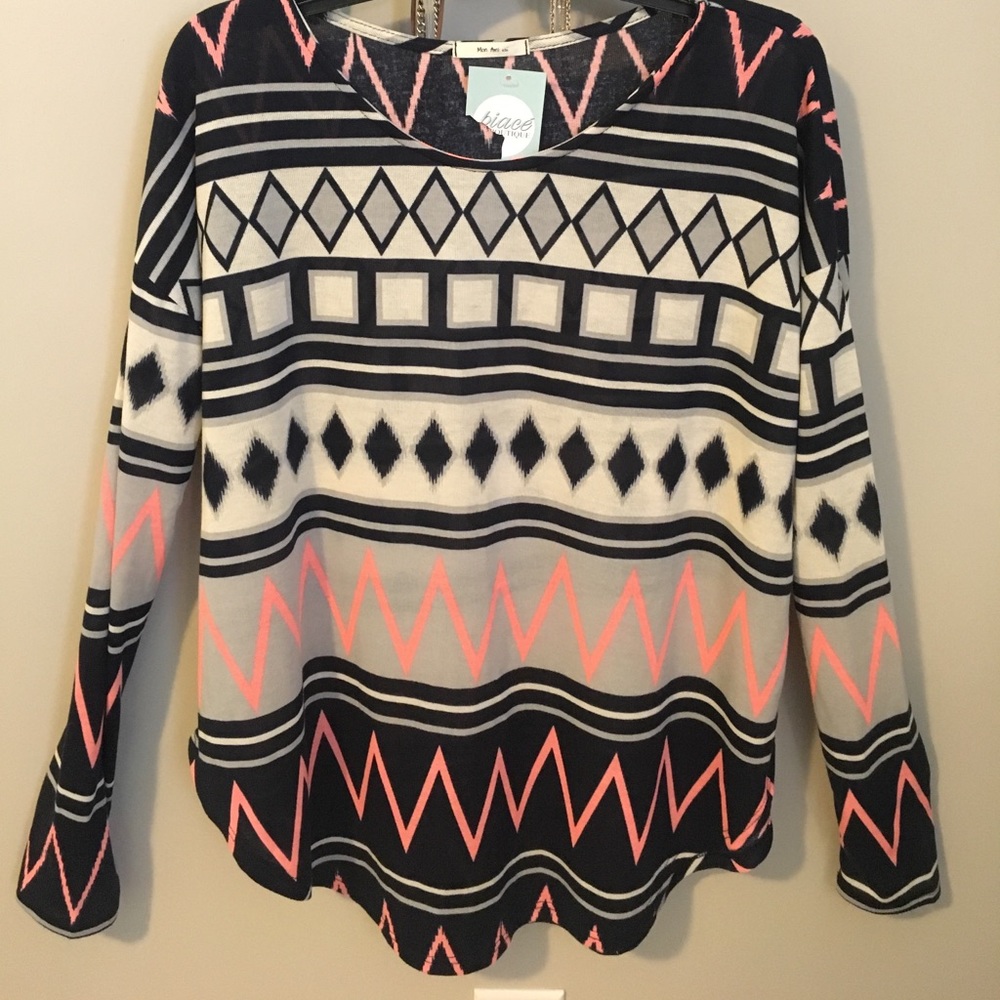 Cute long sleeve printed shirt!