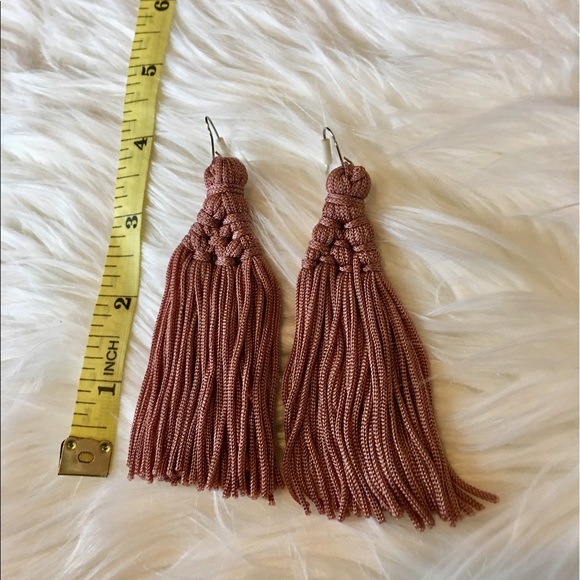 H&M Jewelry - JUST IN🎊Mauve Tassel Earrings H&M Jewelry - JUST IN🎊Mauve Tassel Earrings
