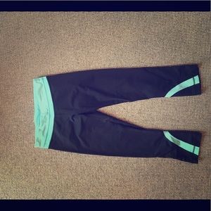 Lululemon three quarter tights