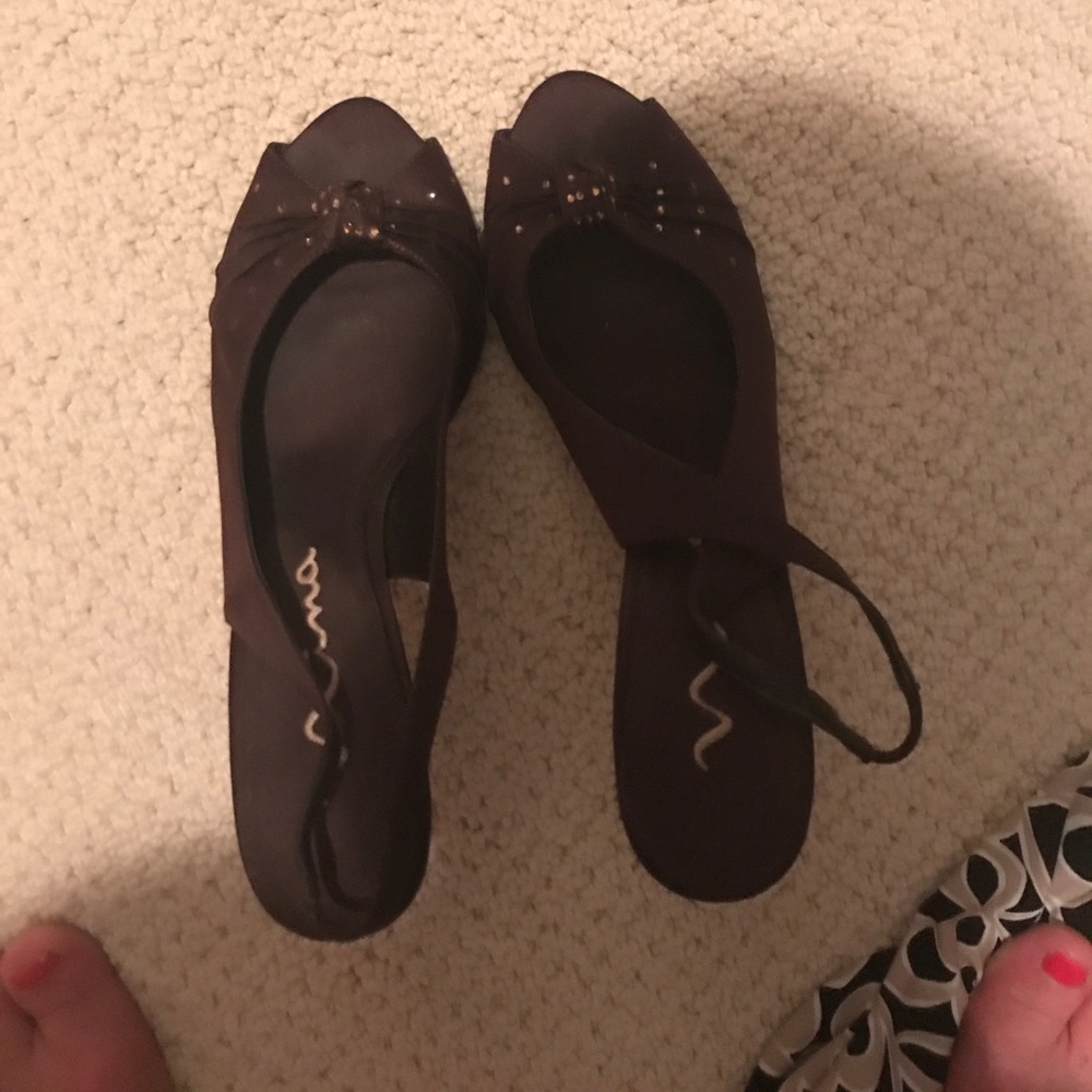Women's dress shoes