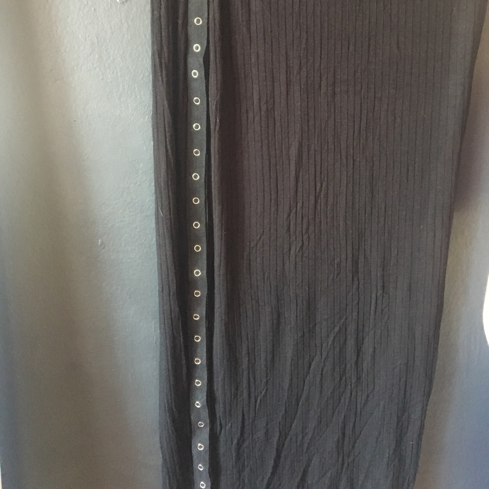 Long black shirt, high waisted
