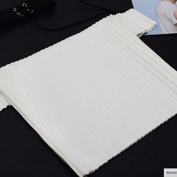 The Basic Off Shoulder Crop Top - Picture 4 of 7