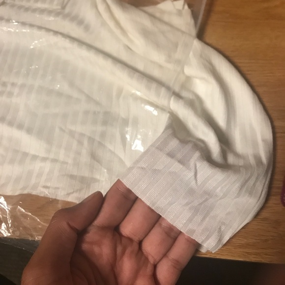 The Basic Off Shoulder Crop Top - Picture 6 of 7