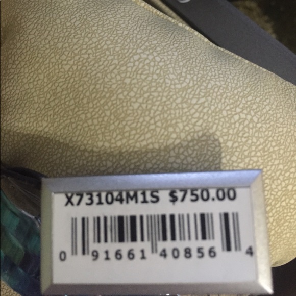 GUESS COLLECTION WOMEN WATCH - Picture 7 of 8