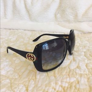 • GUCCI sunglasses •