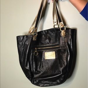 Coach shoulder bag.