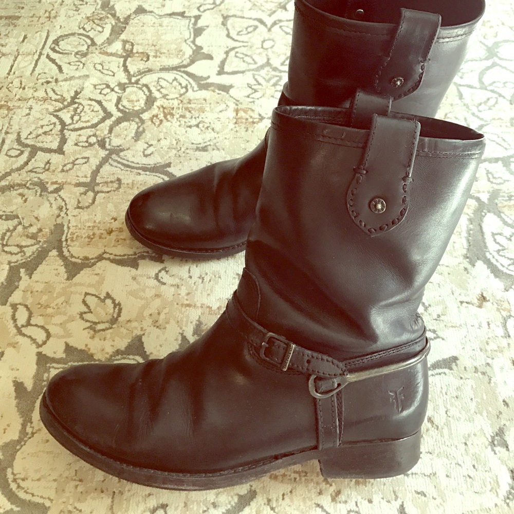 Frye black leather boots-wonderful condition!