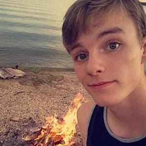 Meet your Posher, Christian