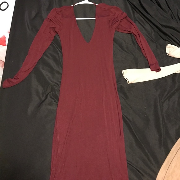 Deep V Dress back out - Picture 1 of 2
