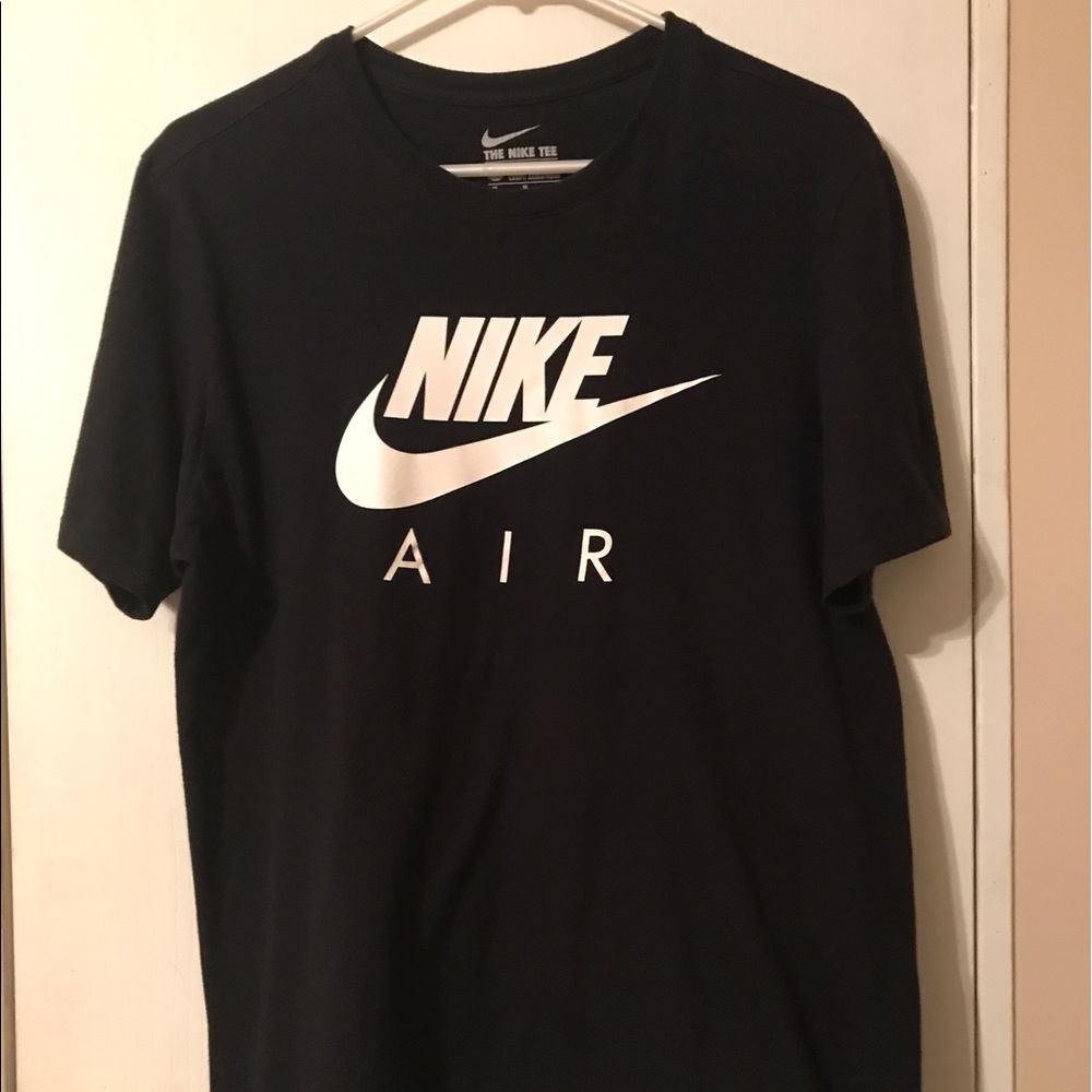 Medium Athletic Cut Nike Tee