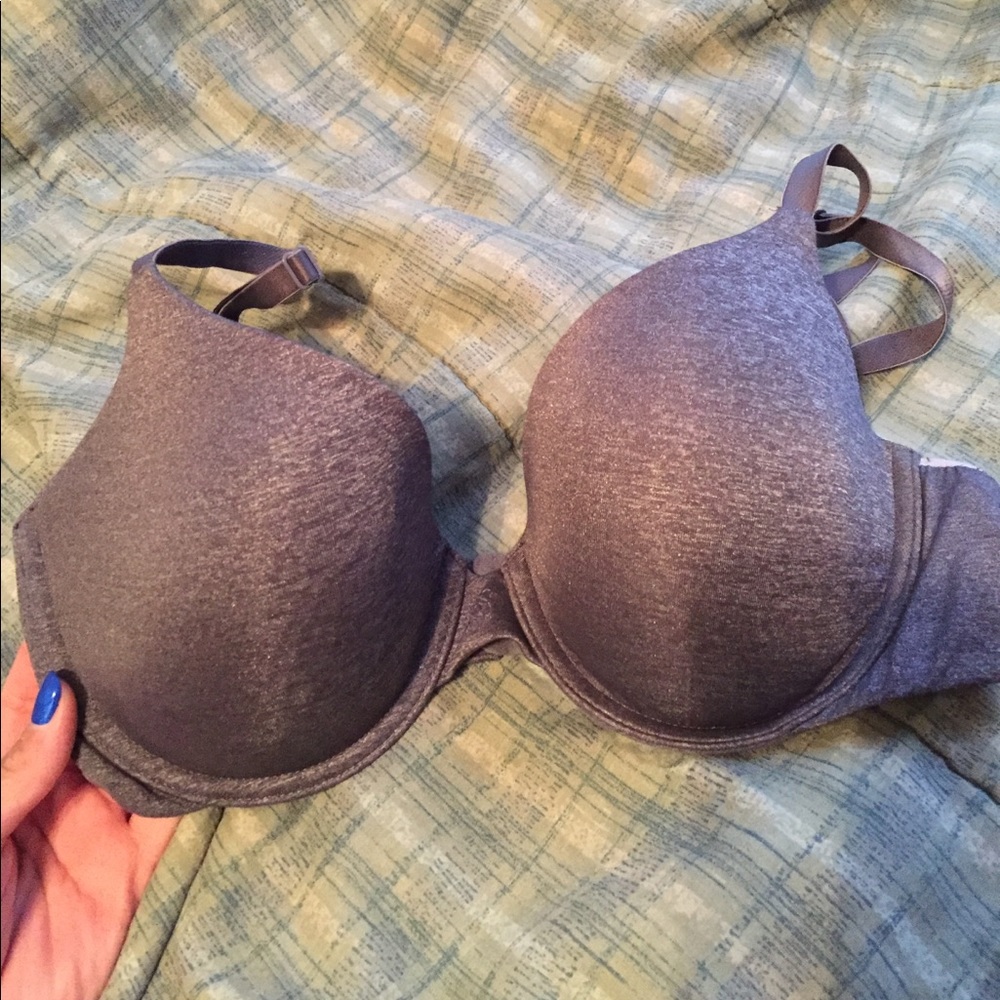 34D Victoria's Secret t-shirt Bra