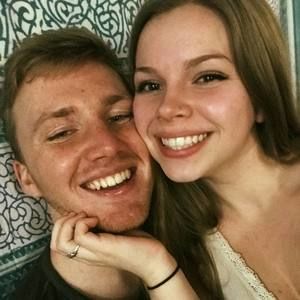 Meet your Posher, Caitlin