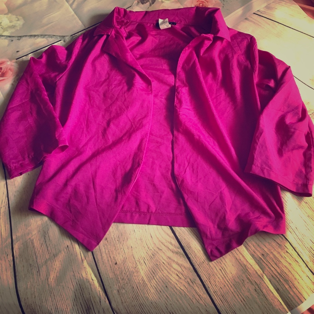 Quarter sleeve dressy lightweight jacket