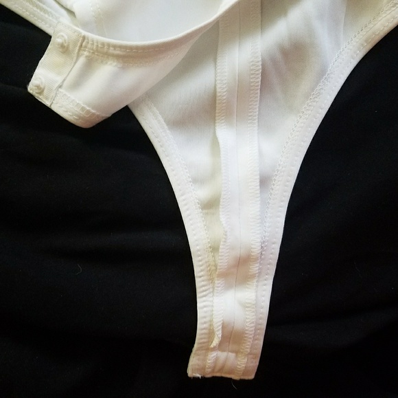 🆕EVELIN WHITE CROCHET BODYSUIT - Picture 4 of 4