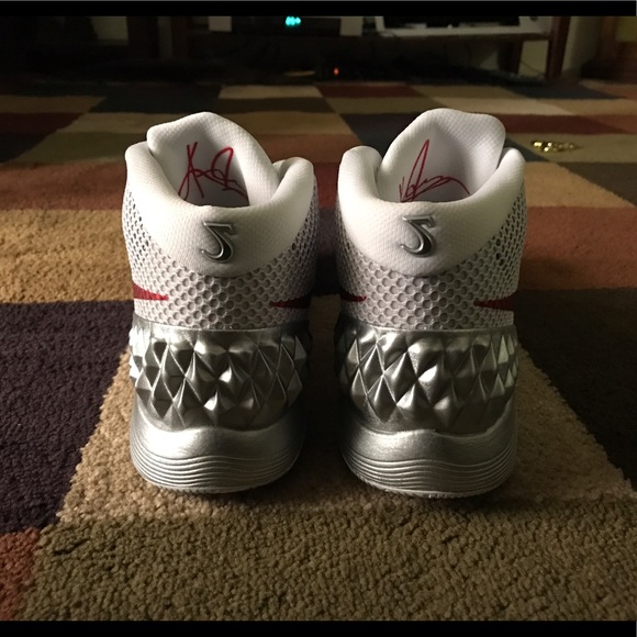 Ds kyrie 1 nickels 100% authentic - Picture 2 of 4