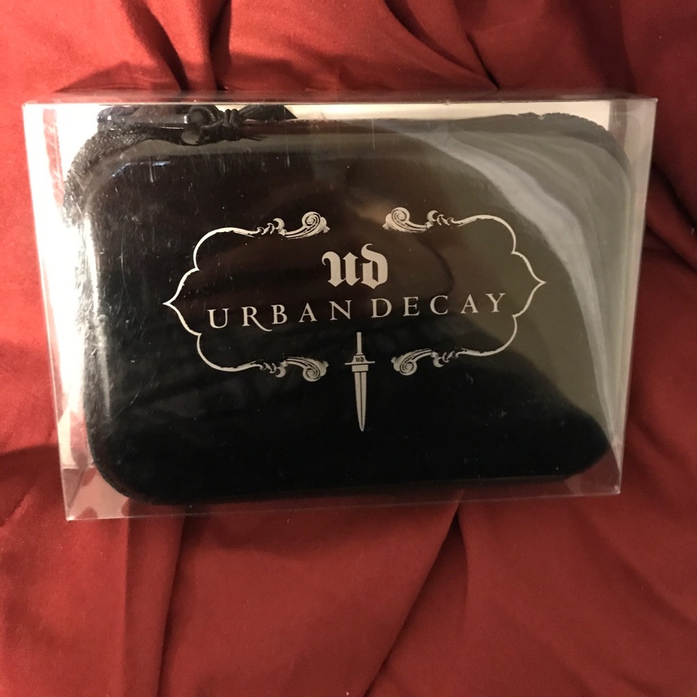 Urban decay dangerous eyeshadow palette
