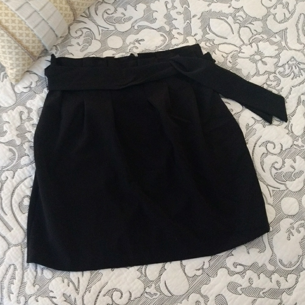 dots EUC A-line high waisted bow skirt with belt