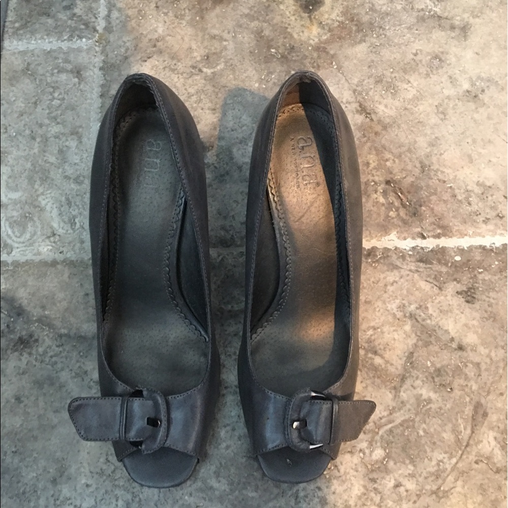 Dark grey thick heels by Ana
