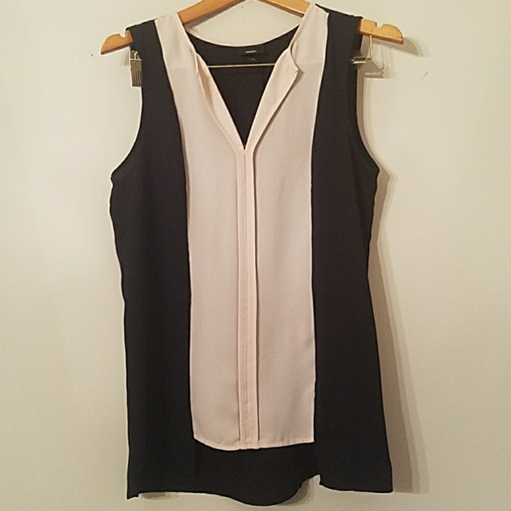 Mossimo polyester sleeveless v-neck blouse