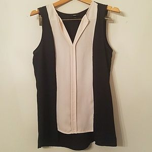 Mossimo polyester sleeveless v-neck blouse