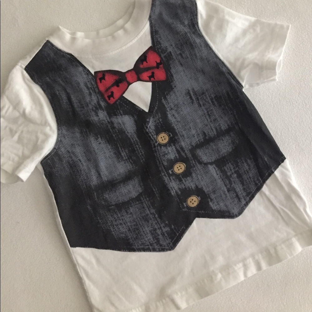 Old Navy tee boys size 2T