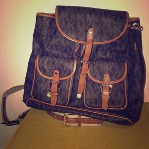 MICHAEL KORS KNAPSACK!!! AUTHENTIC!!!!