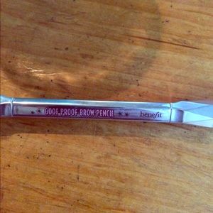 Benefit good proof brow pencil in number 3