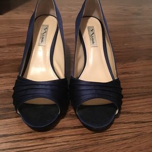 Nina Vesta Pumps