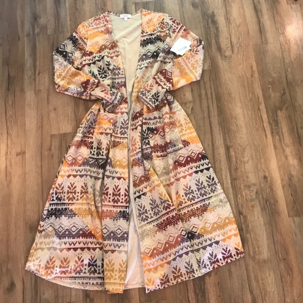 🦄 LuLaRoe Aztec Sarah Cardigan Size Medium 🦄