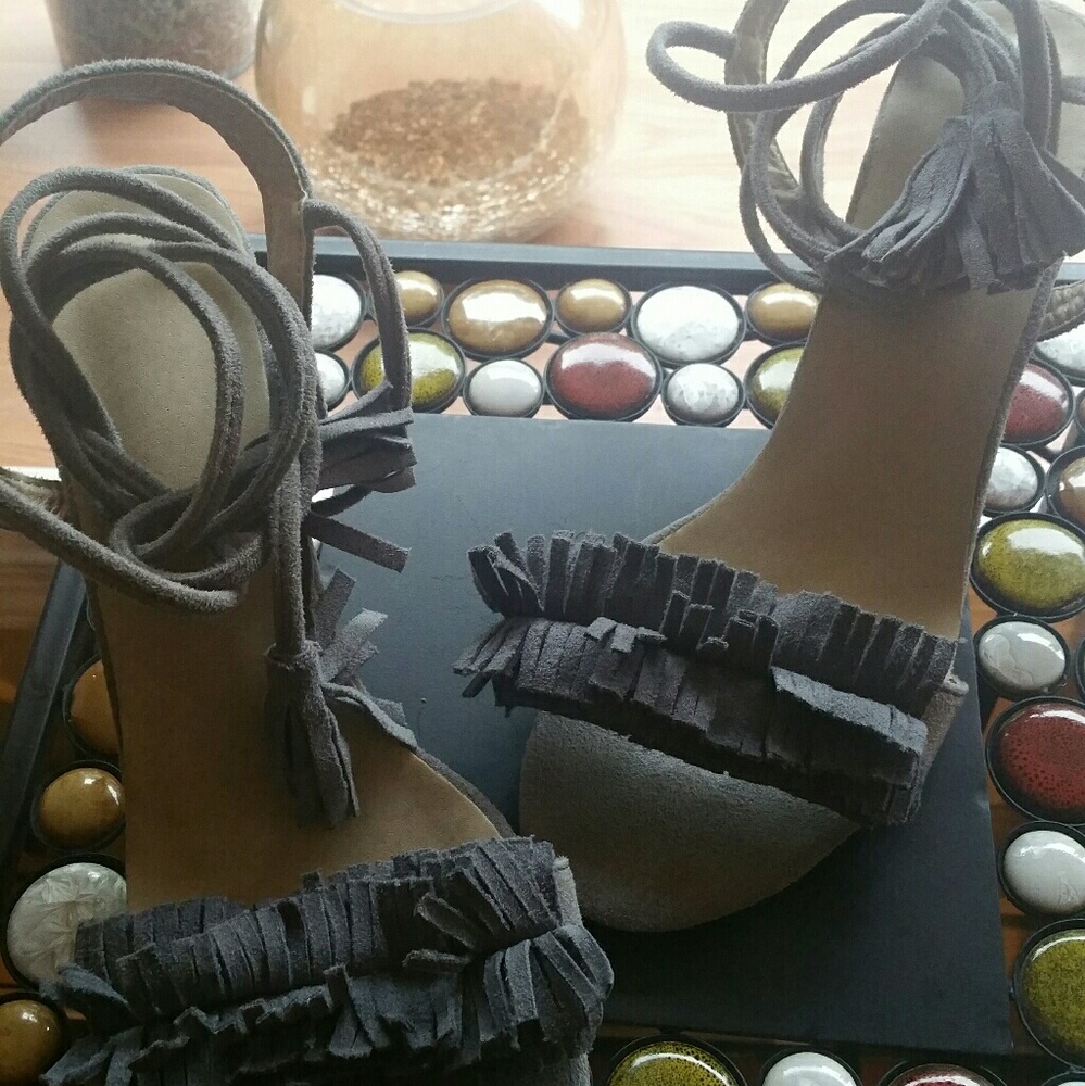Tassel tie Sandal China size 41, small 8 fits,like
