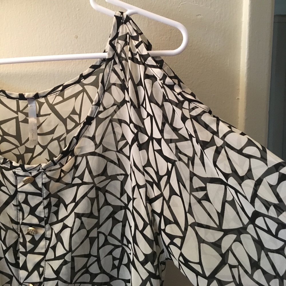 Black and white blouse with gold buttons - Picture 3 of 4