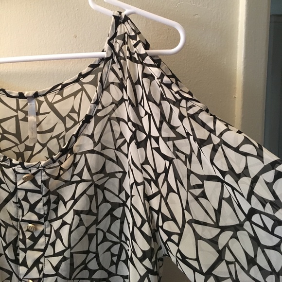 Black and white blouse with gold buttons - Picture 3 of 4