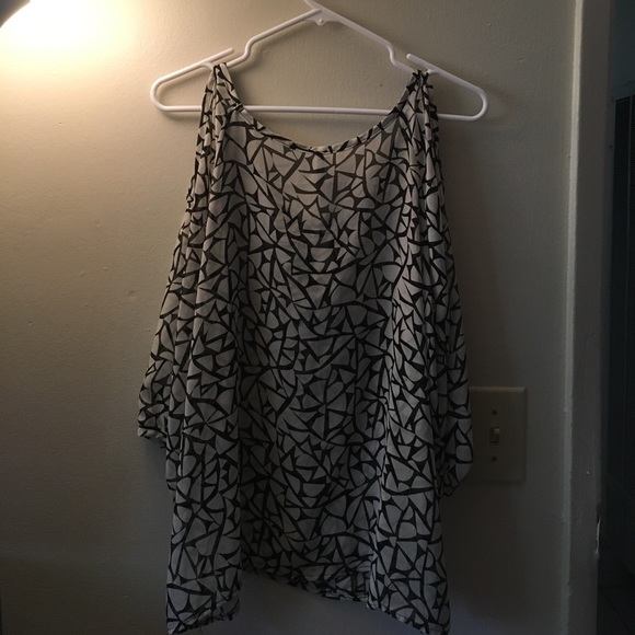 Black and white blouse with gold buttons - Picture 4 of 4