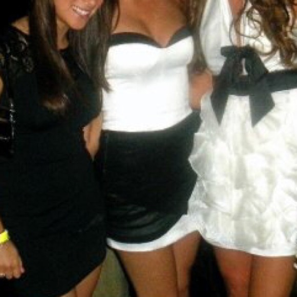 *SOLD* Bebe mini dress - Picture 5 of 5