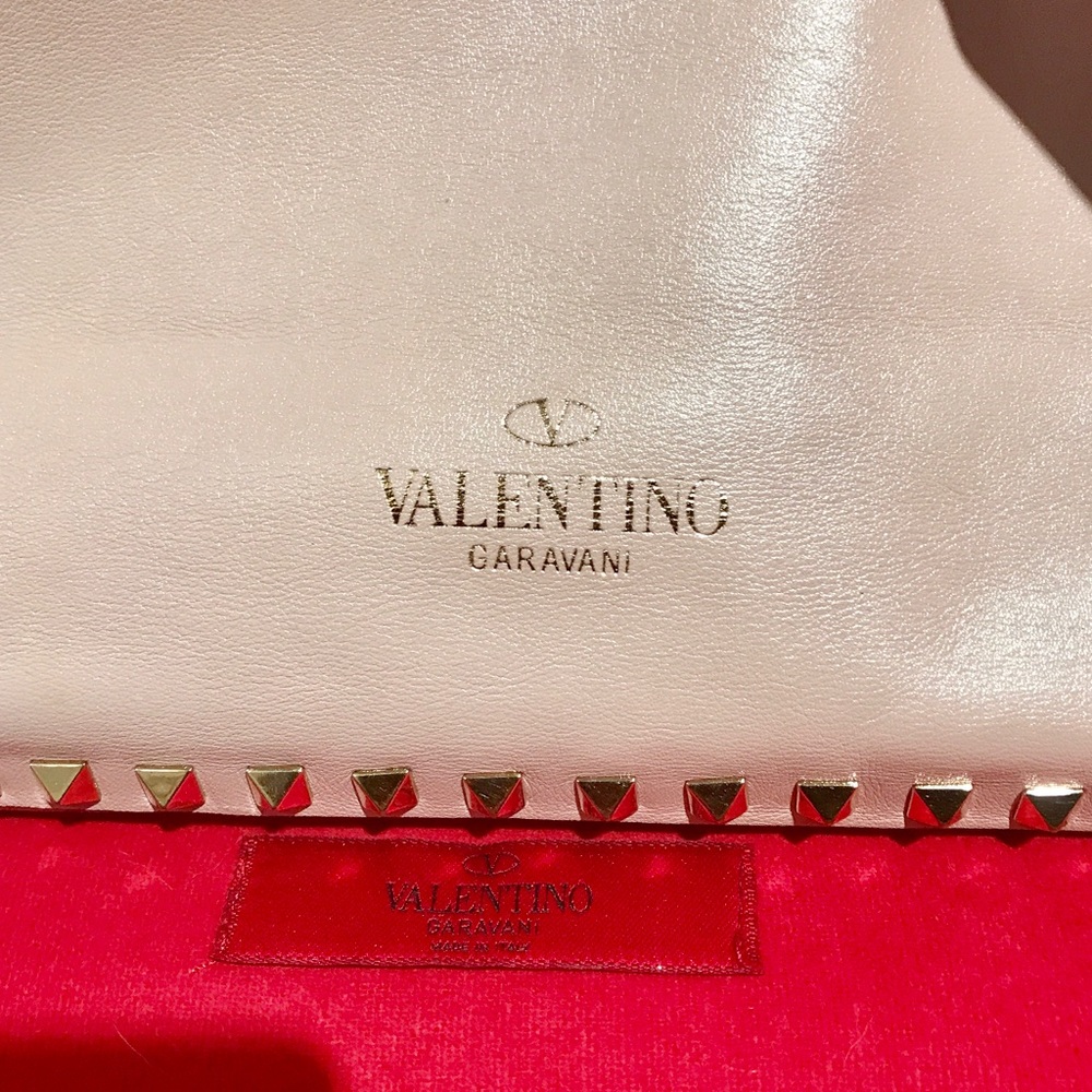 Authentic Valentino Rockstud Medium Blush Tote - Picture 7 of 8