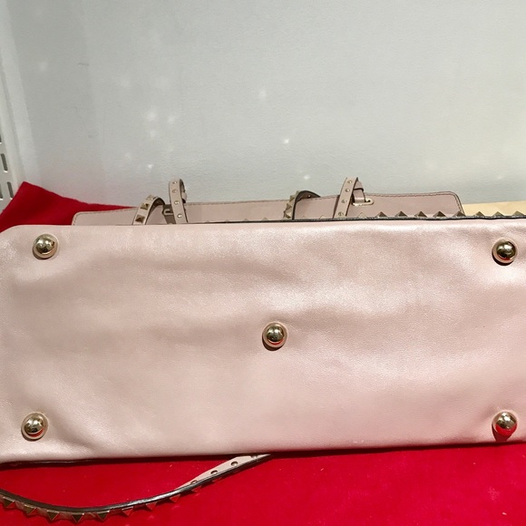Authentic Valentino Rockstud Medium Blush Tote - Picture 8 of 8