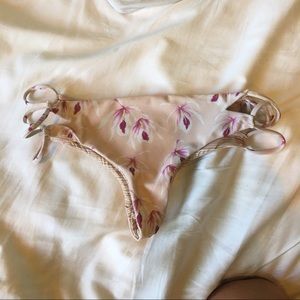 Acacia swimwear bottoms! $60 in 🅿️🅿️